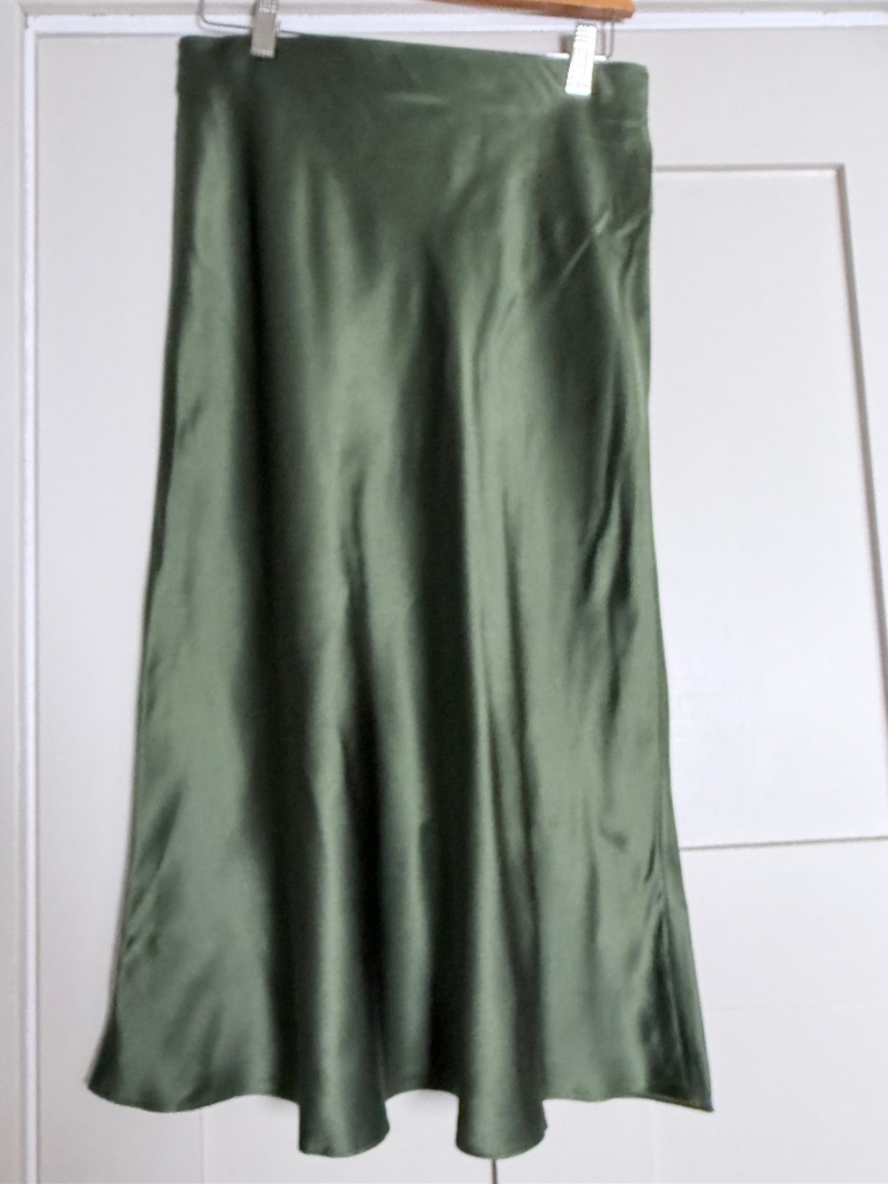 NWT - Quince - 100% Washable Silk Midi Skirt - Basil Green - Size Medium